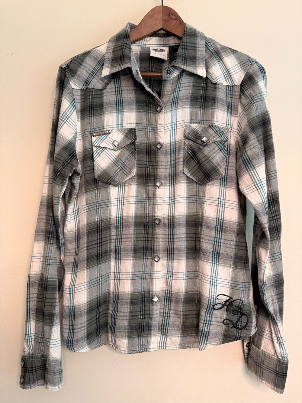Harley Davidson embroidered women’s Plaid Button-Up Shirt in Gray and beige M